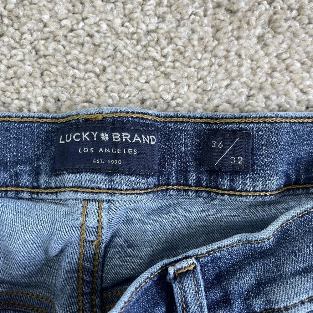 Lucky Brand 410 Athletic Slim Jeans Mens 36x32 Medium Wash Blue Denim Tapered